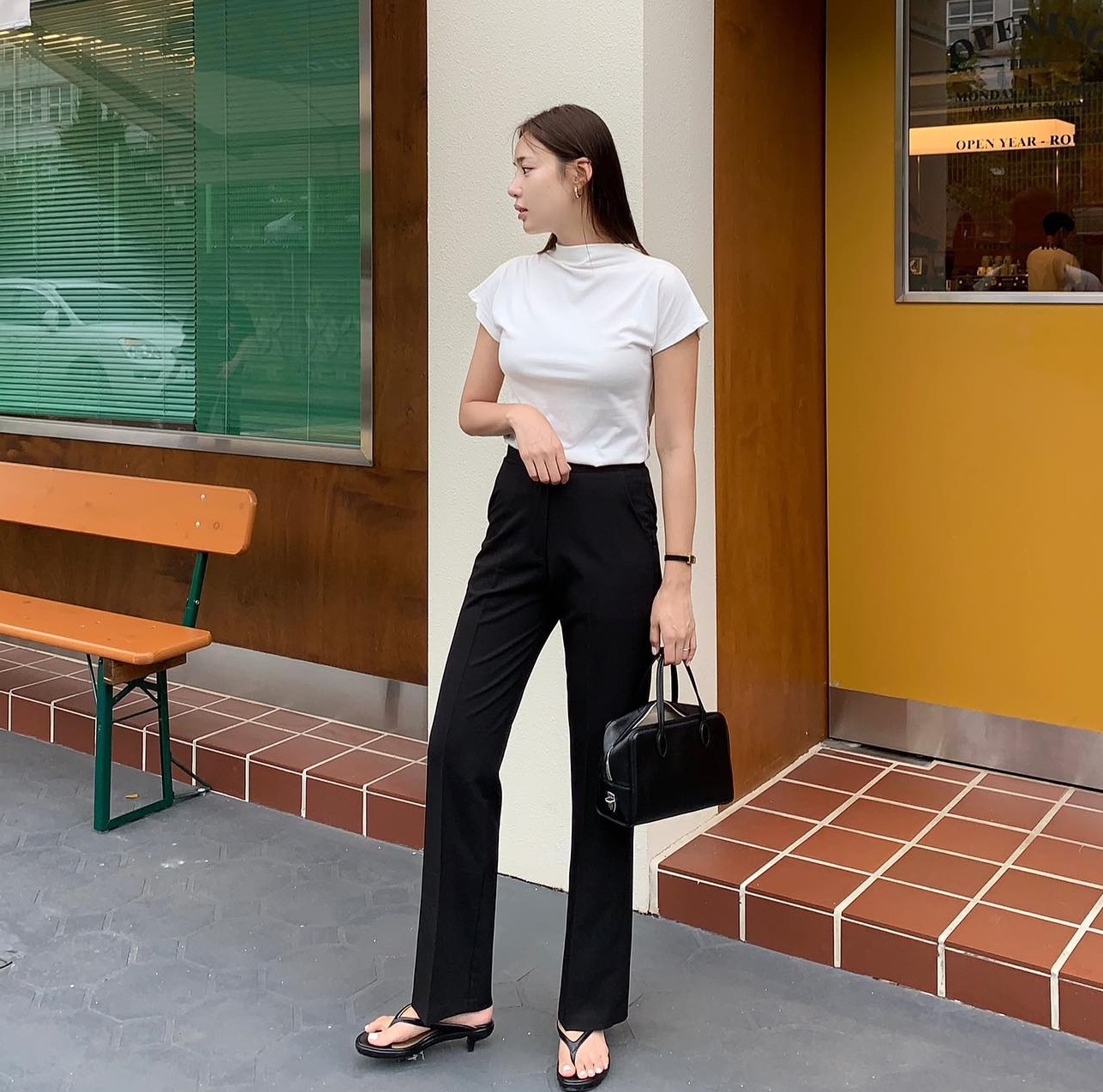 Diện áo thun trắng càng đơn giản càng đẹp với 10 công thức-5