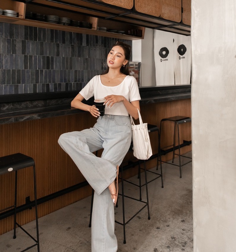 Diện áo thun trắng càng đơn giản càng đẹp với 10 công thức-6