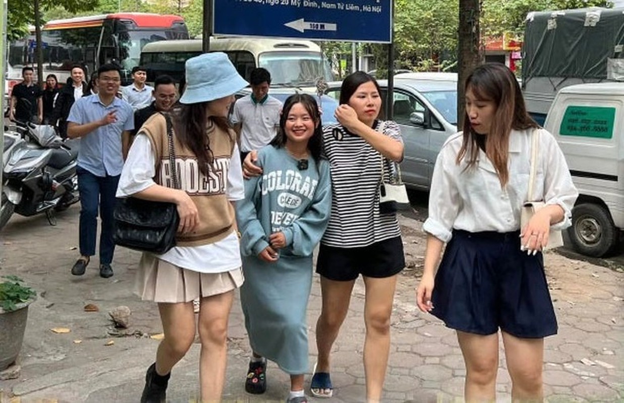 Tái xuất phố thị, Phúng Phính Hà Giang có diện mạo lạ-11