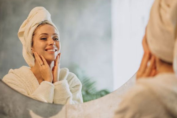 5 lỗi sai khi rửa mặt khiến da lão hóa và thô ráp-3