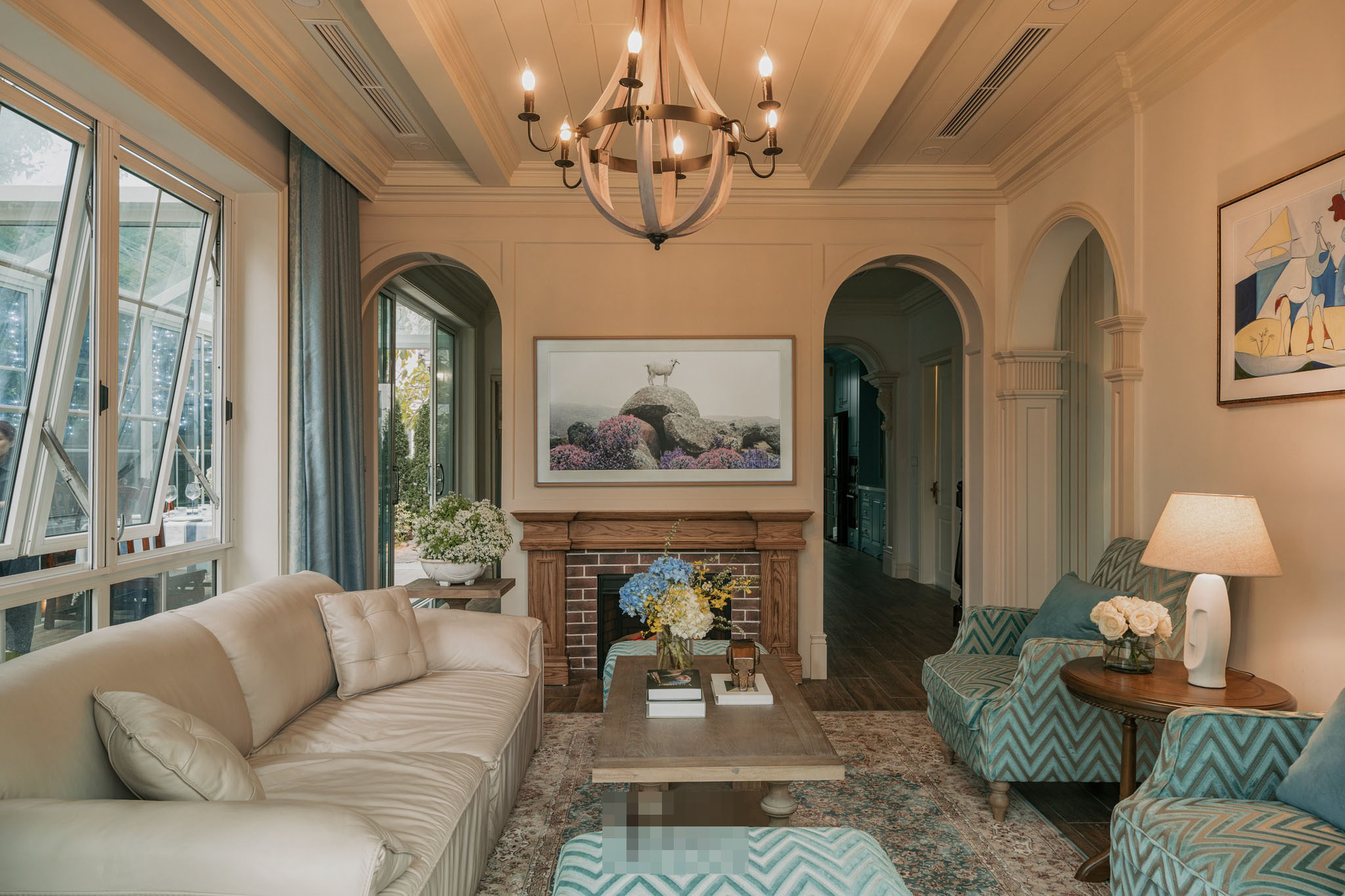 Biệt thự đậm chất không gian điện ảnh với mảng xanh bao quanh-1