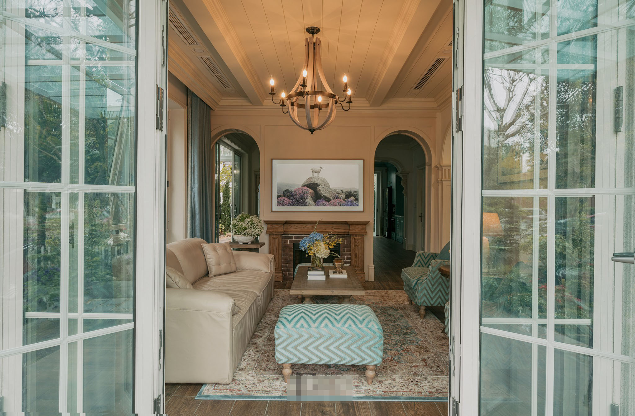 Biệt thự đậm chất không gian điện ảnh với mảng xanh bao quanh-3