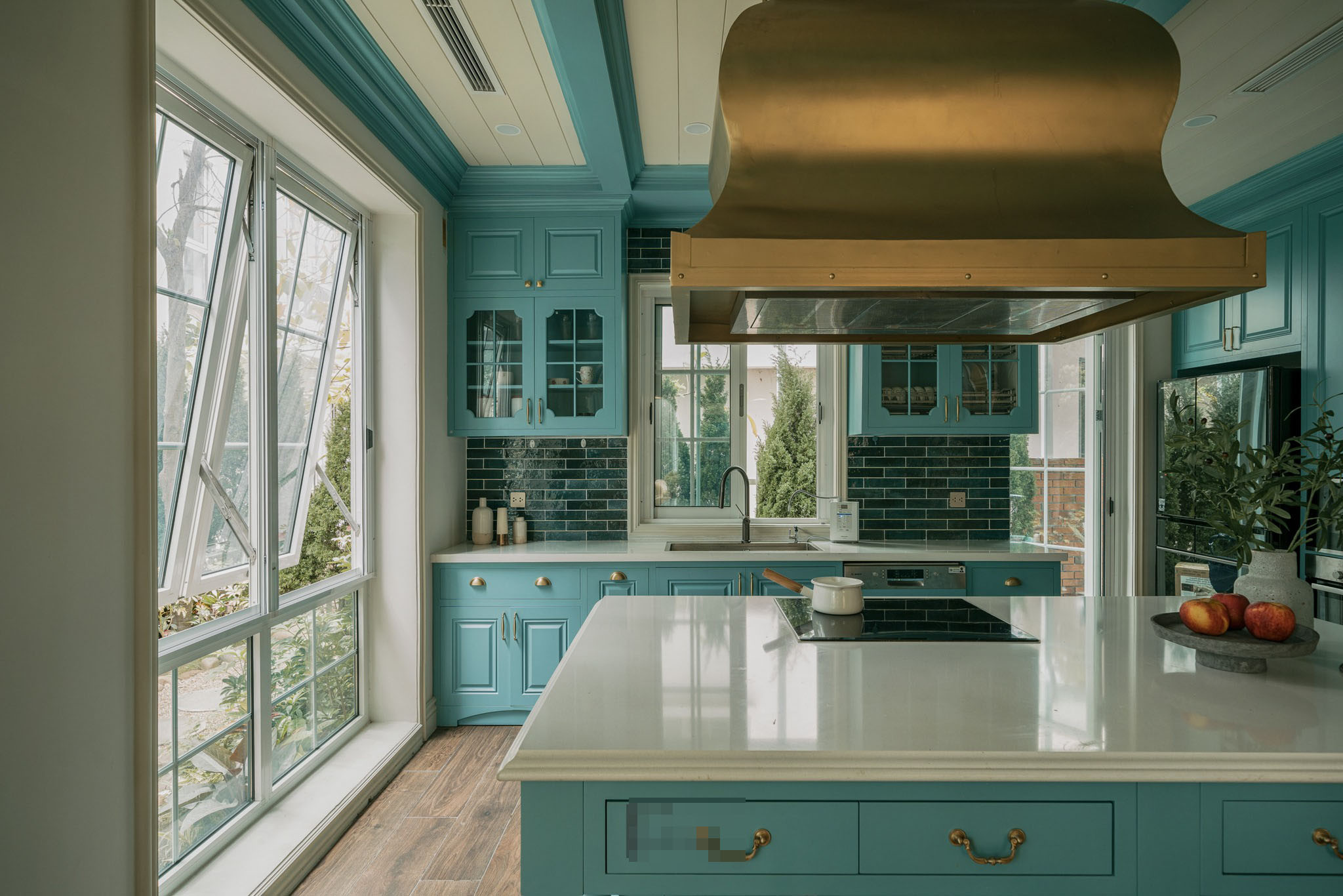 Biệt thự đậm chất không gian điện ảnh với mảng xanh bao quanh-12