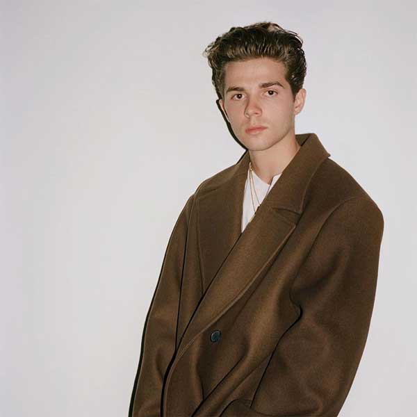 Chân dung chàng hoàng tử gen Z thuộc hàng cực phẩm: Mang 2 dòng máu hoàng gia nổi tiếng thế giới, tài năng xuất chúng đáng nể-1