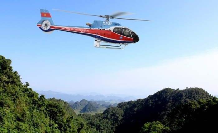 Tour đi trực thăng ở Hạ Long được bảo hiểm lên đến 30 triệu USD/vụ-3