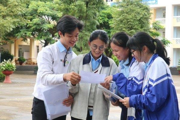 Khi hoa hồng trở thành mồi câu đưa dịch vụ vào trường học-2