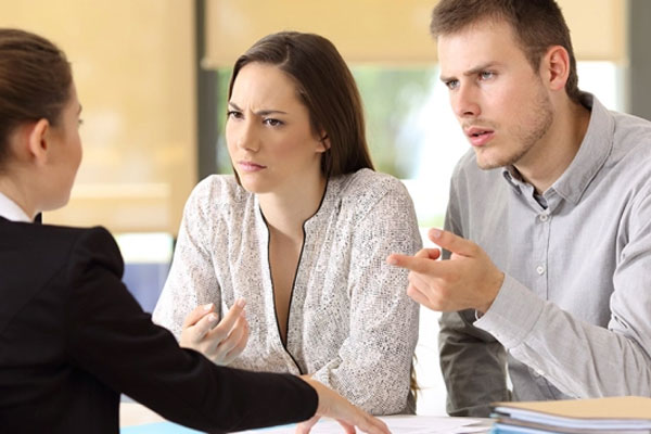 Đến nhà tôi ăn tối, chị đồng nghiệp nói một câu chua xót-2