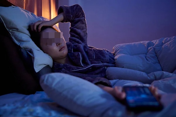 Chuyên gia tiết lộ: Đặt 3 thứ ở đầu giường trước khi ngủ giúp sạch phổi, ngủ ngon-1