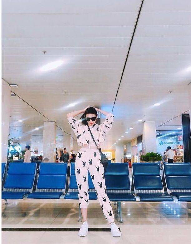 Soi gu thời trang và loạt túi xách hàng hiệu mỗi lần đi sân bay của Nguyễn Thúc Thùy Tiên-11