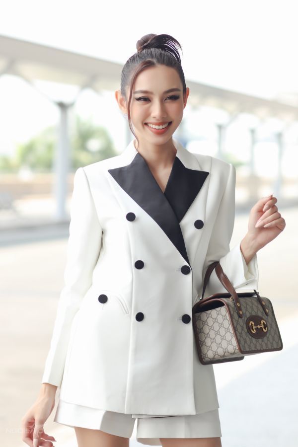 Soi gu thời trang và loạt túi xách hàng hiệu mỗi lần đi sân bay của Nguyễn Thúc Thùy Tiên-4