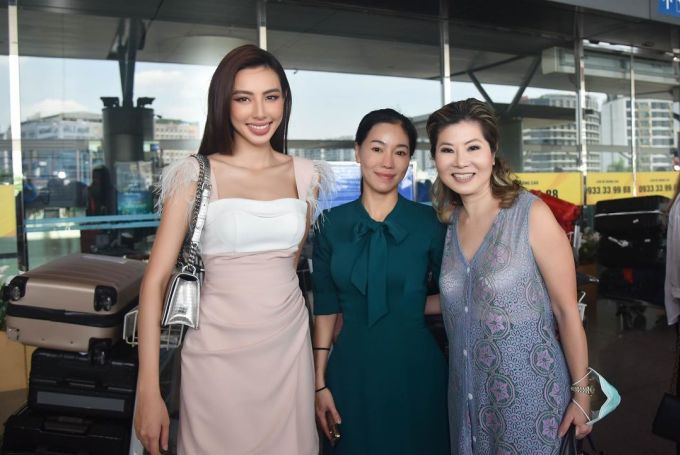 Soi gu thời trang và loạt túi xách hàng hiệu mỗi lần đi sân bay của Nguyễn Thúc Thùy Tiên-7