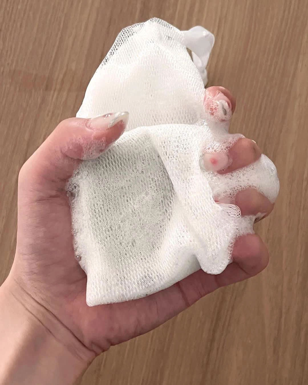 5 lỗi sai khi rửa mặt khiến da lão hóa và thô ráp-2