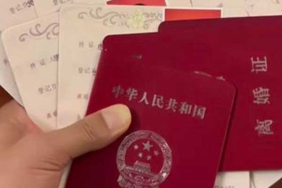 Đăng tải hình ảnh 8 lần ly hôn, người đàn ông gây xôn xao mạng xã hội