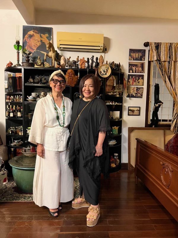 Bên trong căn phòng 22 năm vẫn sáng đèn của cố nhạc sĩ Trịnh Công Sơn mà Hồng Nhung vừa đến thăm-13