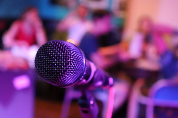 Tâm sự cay đắng của bé gái 13 tuổi bị bán vào quán karaoke-1