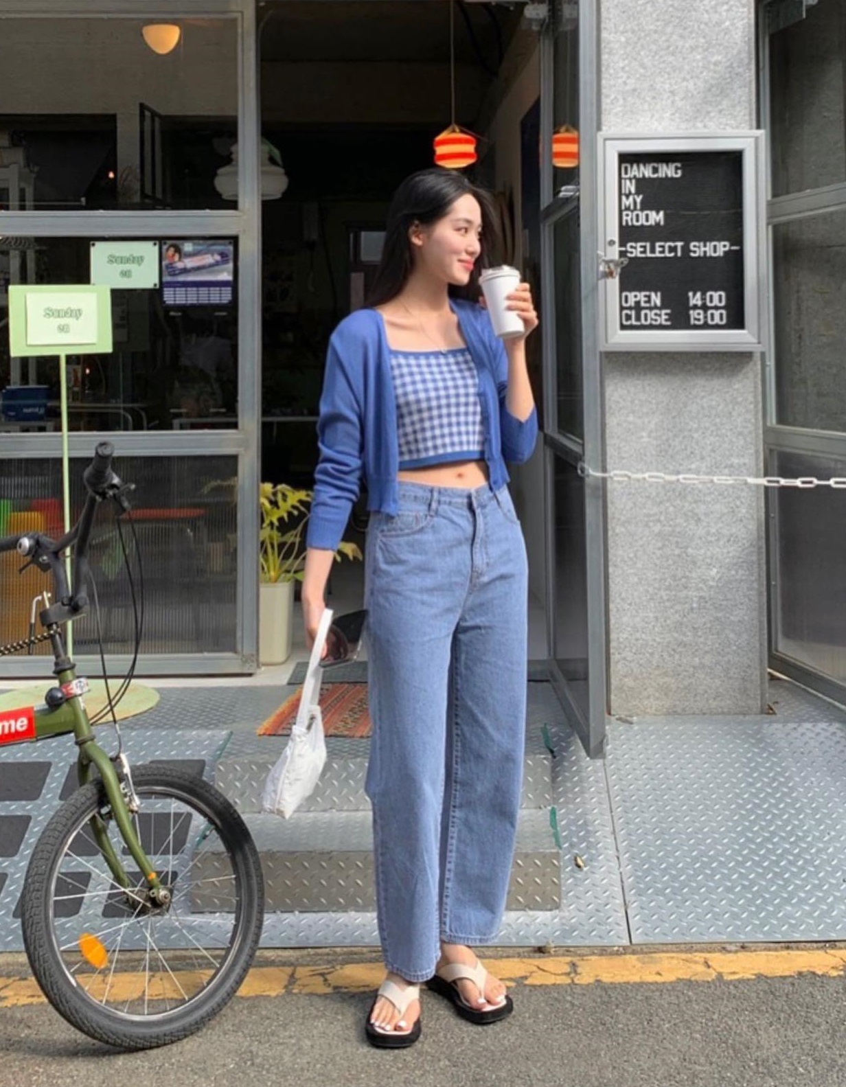 3 kiểu quần jeans hack dáng thon thả, ai mặc cũng đẹp-7