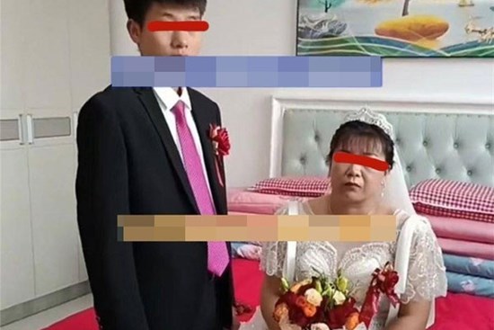 Trai tân 28 tuổi cưới vợ 42 tuổi, biết danh tính cô dâu cả gia đình khuyên anh nghĩ lại