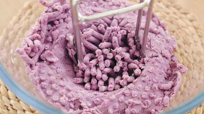 Trổ tài làm bánh khoai môn chiên bằng nồi chiên không dầu giòn ngon-3