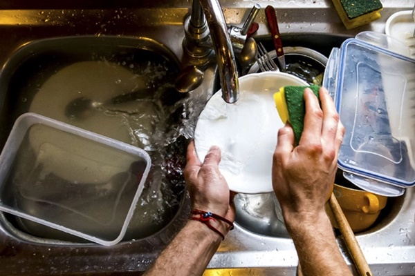 Thứ này trong bếp chứa 45 tỷ vi khuẩn mỗi cm vuông, âm thầm gieo rắc cả ổ mầm bệnh cho nhà bạn-1