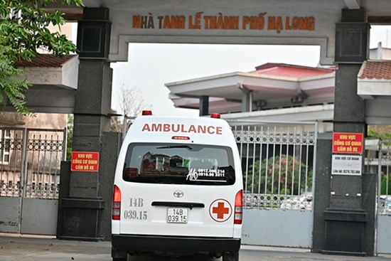 Bàn giao cho gia đình 4 thi thể nạn nhân máy bay Bell 505 bị rơi