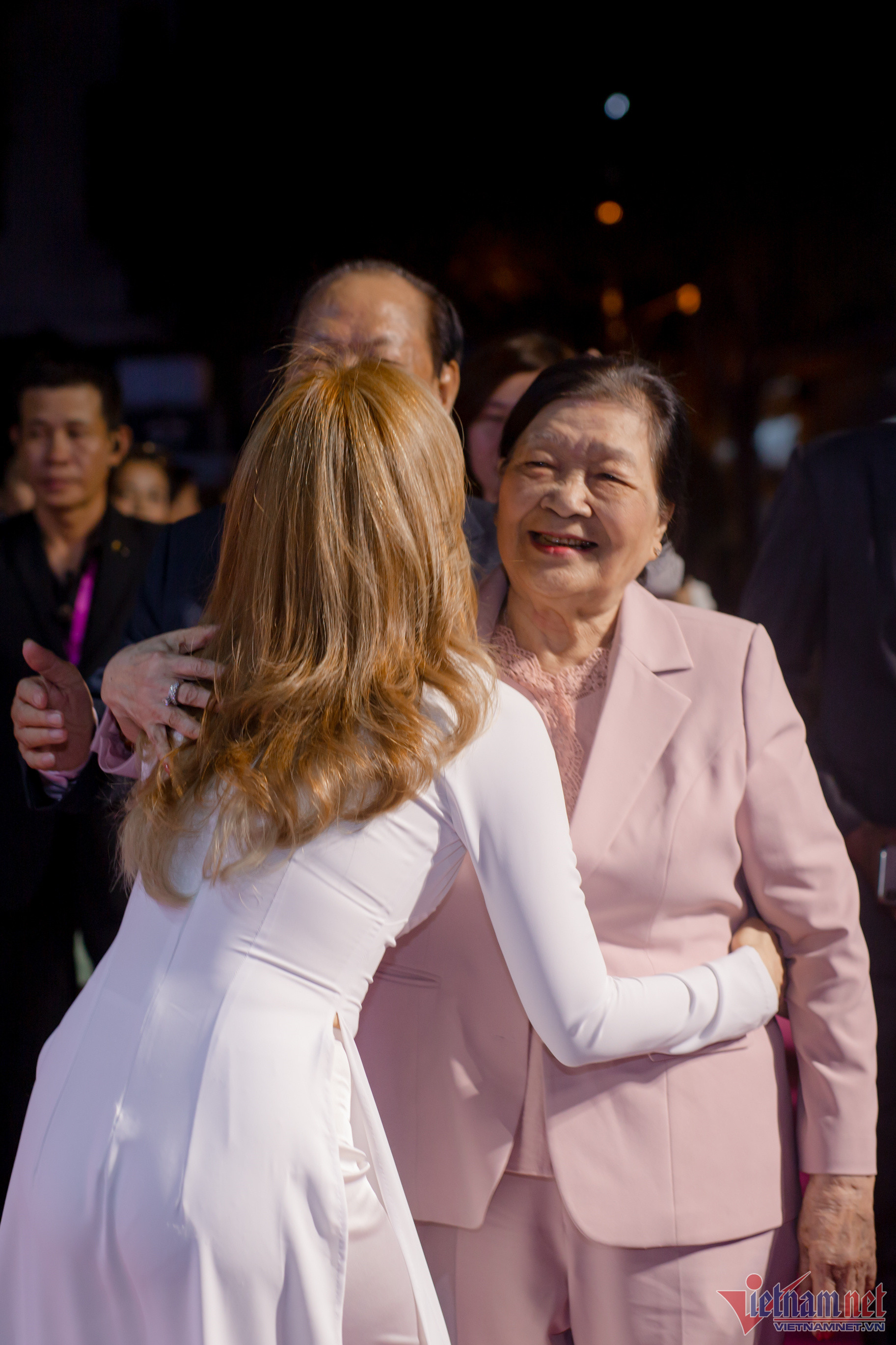 Nước mắt của Người giữ thời gian Mỹ Tâm-4