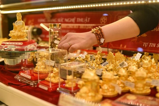 Giá vàng hôm nay 7/4: Trên đà tăng cao nhất mọi thời đại