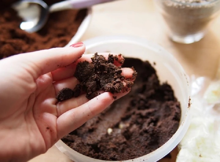 Bí quyết giúp tẩy mùi tanh trên tay sau khi chế biến hải sản-2