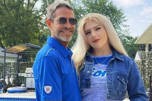 Yêu người hơn mình 33 tuổi cô gái nói gì khi bị chế giễu là ông cháu-1