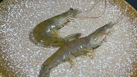 Mua tôm nên chọn tôm thẳng hay tôm cong? Sự thật bất ngờ khiến nhiều người ngã ngửa-1