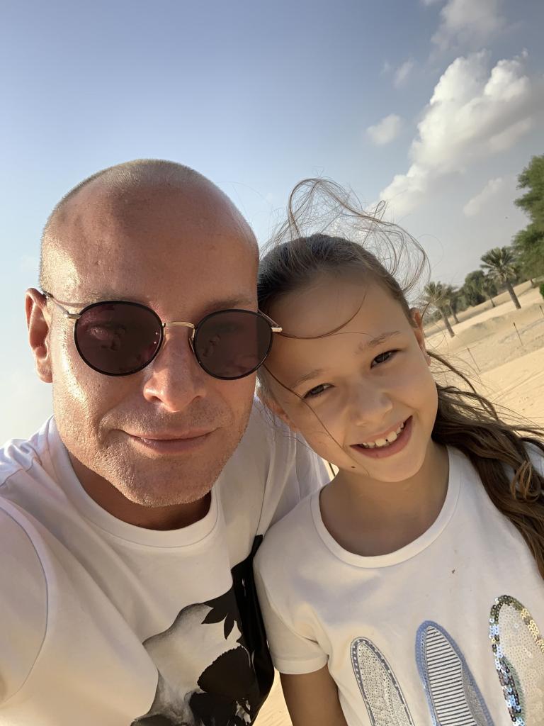 Bé gái 6 tuổi hằng đêm phải thở máy vì mắc bệnh quên thở”-6