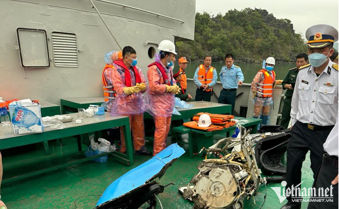 Hộp đen trực thăng rơi trên vịnh Hạ Long chứa thông tin gì?-1