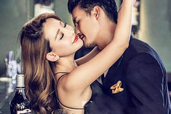 Vợ giận chồng đi uống rượu đến say mèm với đồng nghiệp nam tới nửa đêm mới về và cái kết bùng nổ ngay trước cửa nhà-3