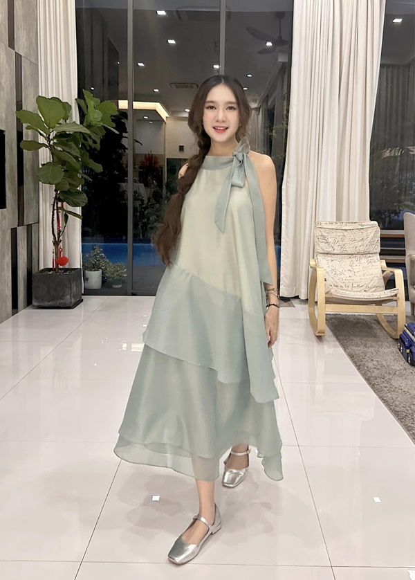 Minh Hà - bà xã Lý Hải làm mẹ 4 con, trẻ trung như gái đôi mươi-9