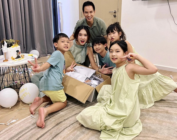 Minh Hà - bà xã Lý Hải làm mẹ 4 con, trẻ trung như gái đôi mươi-10