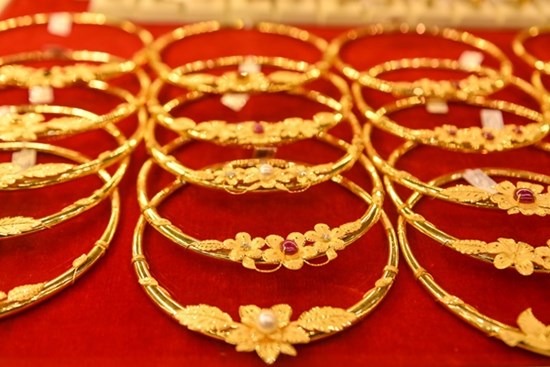 Giá vàng hôm nay 9/4: Kết thúc tuần tăng giá mạnh