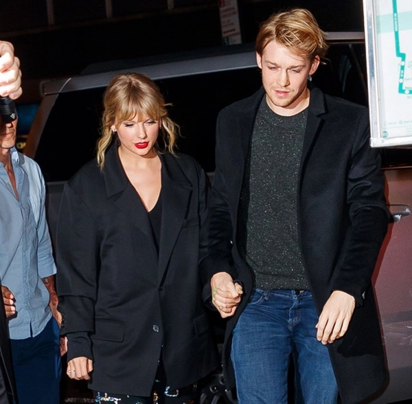 Nóng: Taylor Swift chia tay Joe Alwyn sau 6 năm hẹn hò-1