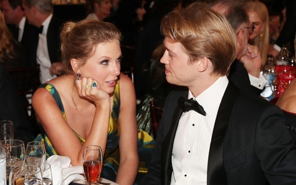 Nóng: Taylor Swift chia tay Joe Alwyn sau 6 năm hẹn hò-3