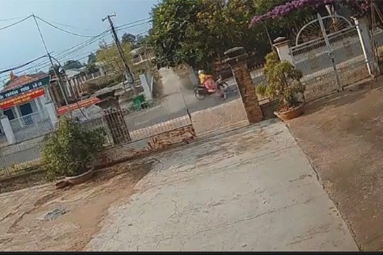 Truy tìm nam thanh niên chạy xe tốc độ cao tông bé gái rồi bỏ trốn