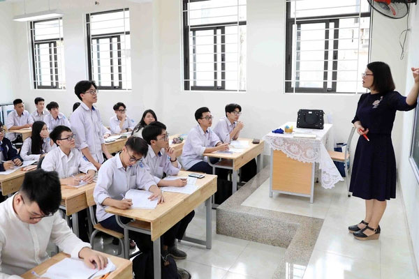 Thiết bị siêu nhỏ được thí sinh sử dụng để gian lận trong thi tốt nghiệp THPT như thế nào?-4