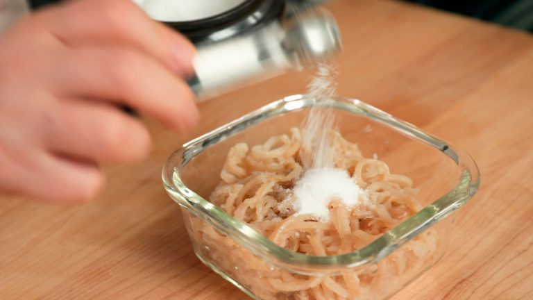 Trổ tài làm gỏi sứa cực thơm ngon cho cả gia đình-3