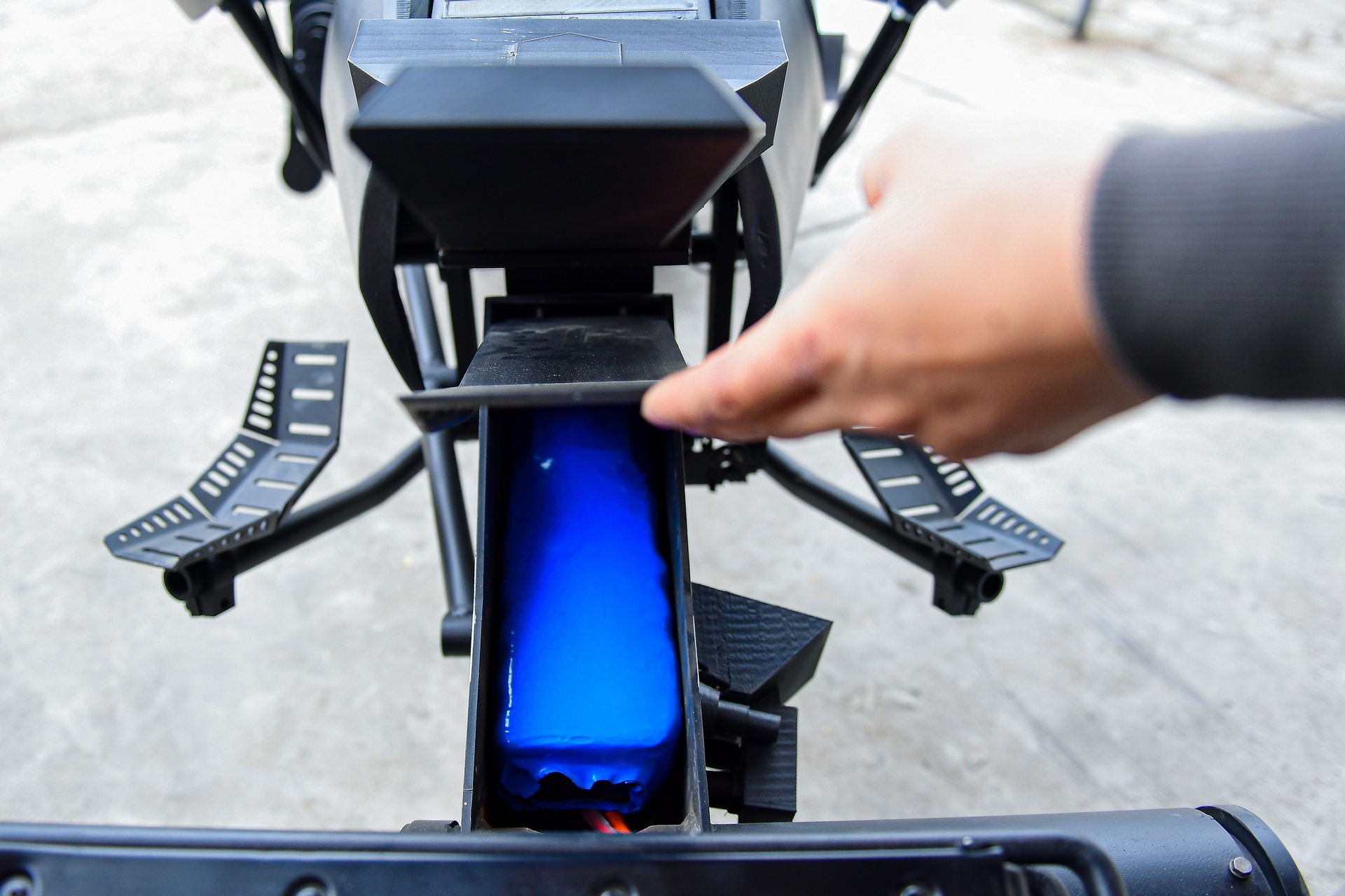 Bỏ 200 triệu đồng, chàng trai Hà Nội tự chế siêu xe trong phim Hollywood-9