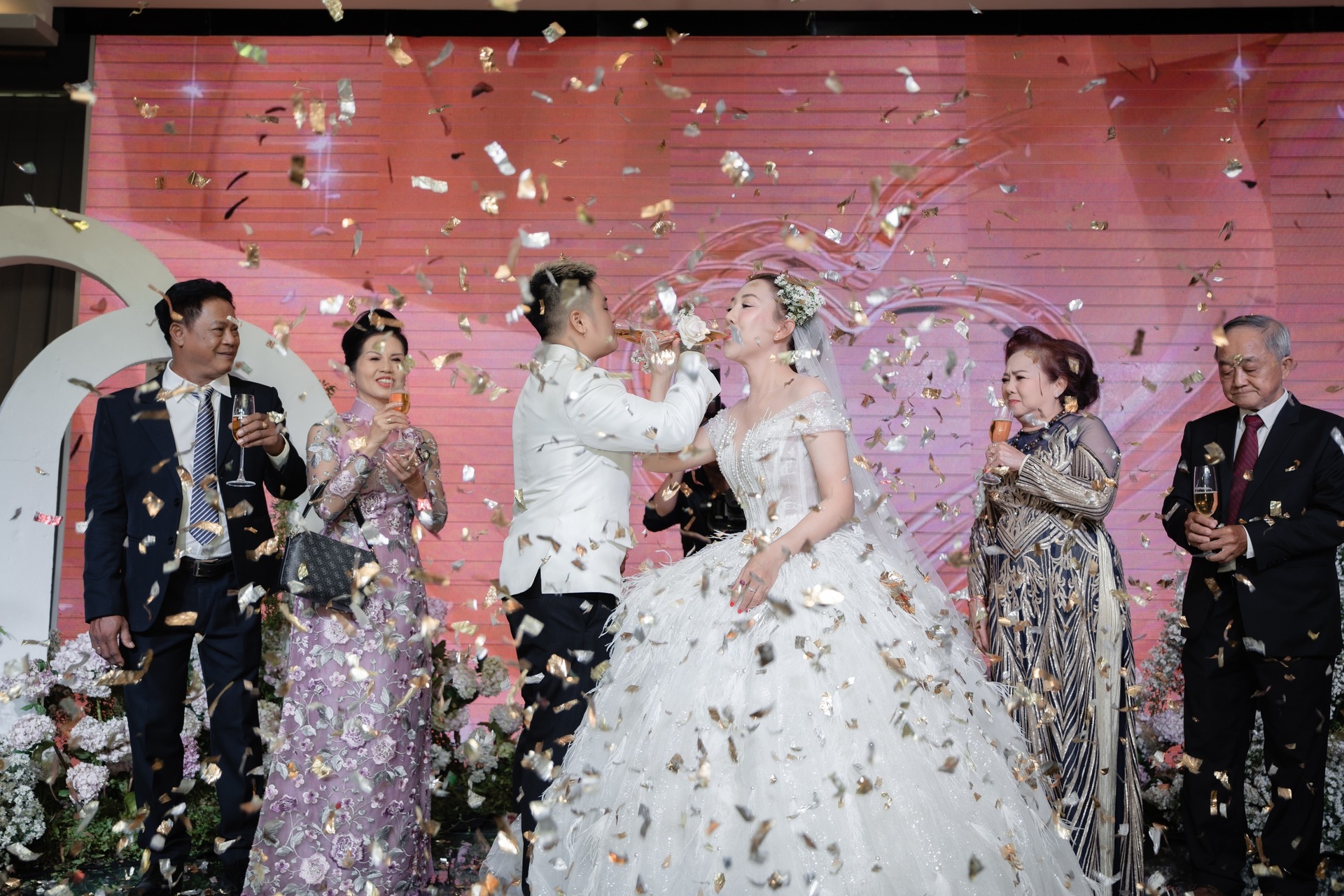 Chuyện tình lạ lùng của cặp đôi chồng là nữ, vợ là nam ở TPHCM-6