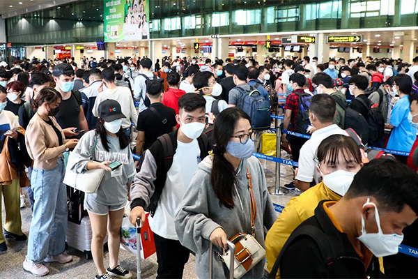 Nghỉ lễ 30/4 - 1/5: Giá vé máy bay tăng nóng, đi Phú Quốc 10 triệu/vé khứ hồi-2