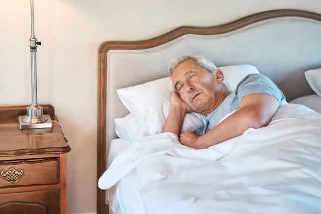 Ngủ hơn 9 tiếng một đêm có thể bị đột quỵ-1