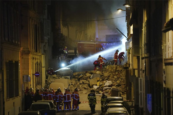 Sập chung cư tại Pháp, nhiều người bị chôn vùi-1