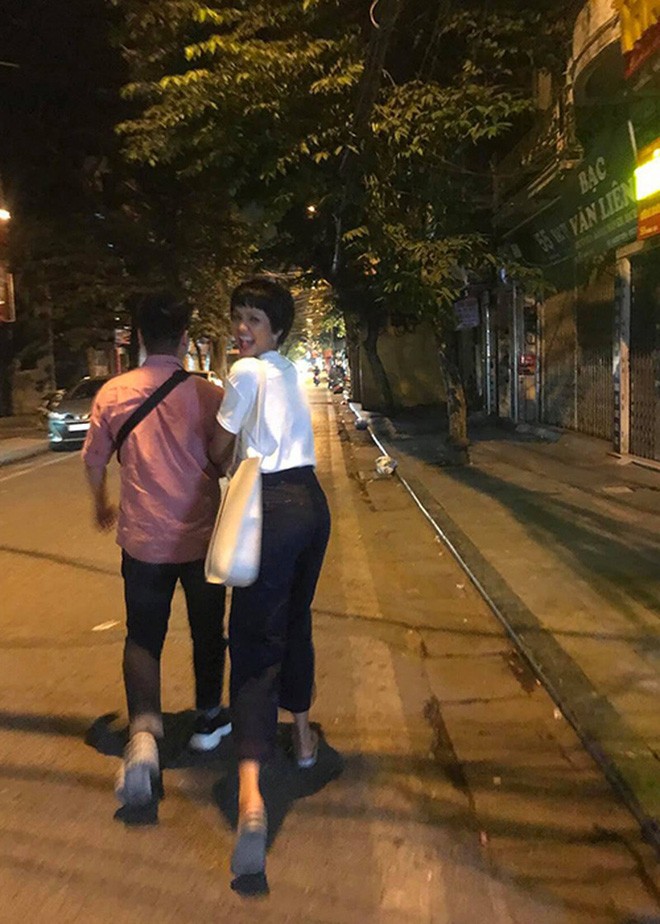 5 năm yêu kín tiếng của HHen Niê và bạn trai nhiếp ảnh trước khi chấm dứt-6