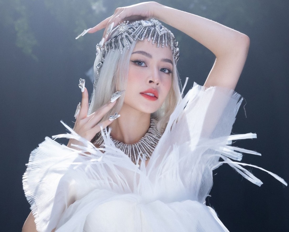 Chi Pu có gì để đạp gió ở Trung Quốc?-1