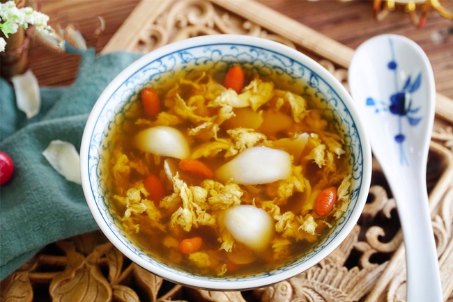 Thời tiết mưa ẩm dễ bị cúm, bổ sung 3 món canh ngon này để tăng sức đề kháng-4