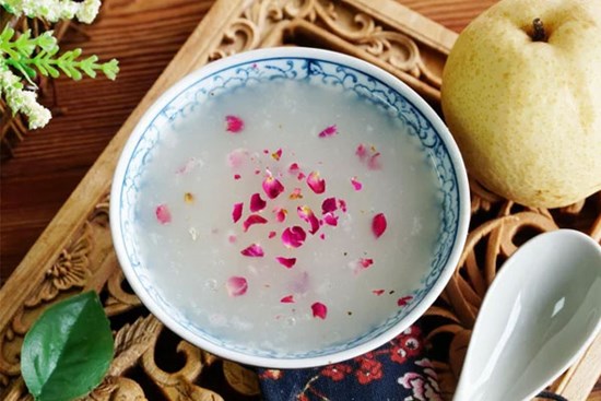 Thời tiết mưa ẩm dễ bị cúm, bổ sung 3 món canh ngon này để tăng sức đề kháng