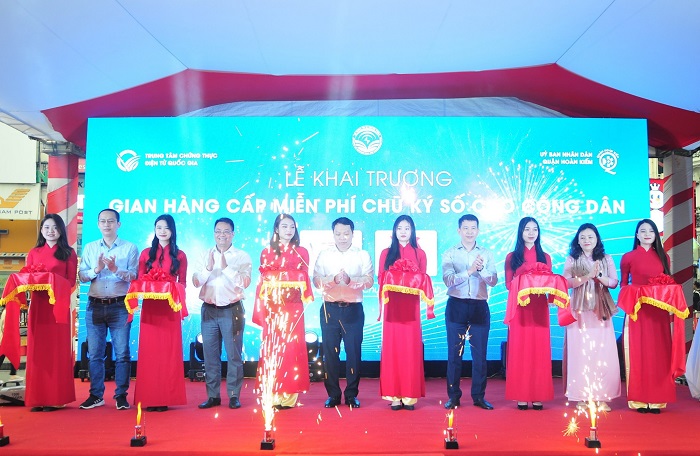 Khai trương gian hàng cấp miễn phí chữ ký số cho công dân tại Hà Nội-1